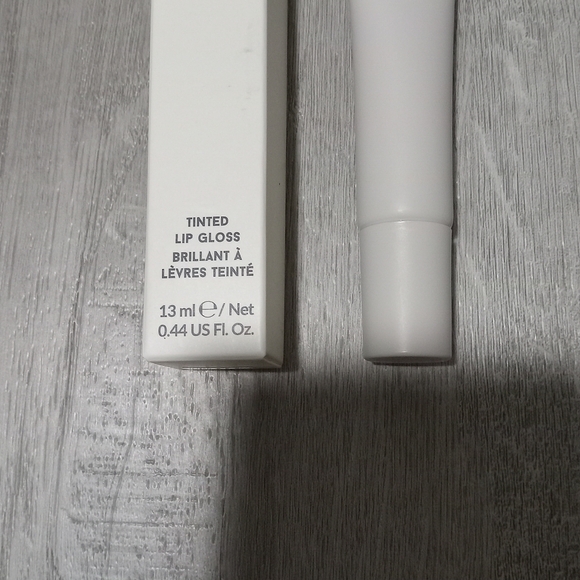 Brand New Refy Tinted Lip Gloss - Picture 3 of 3